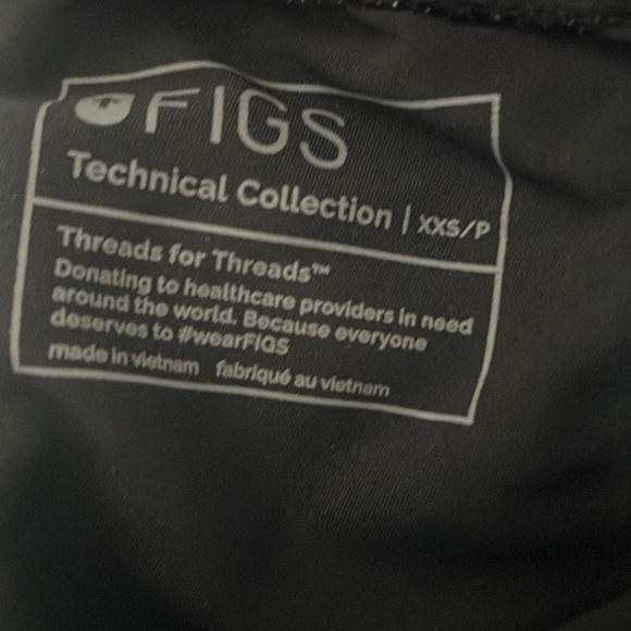 Figs Catarina Top and Zamora Joggers Set. - Picture 3 of 3